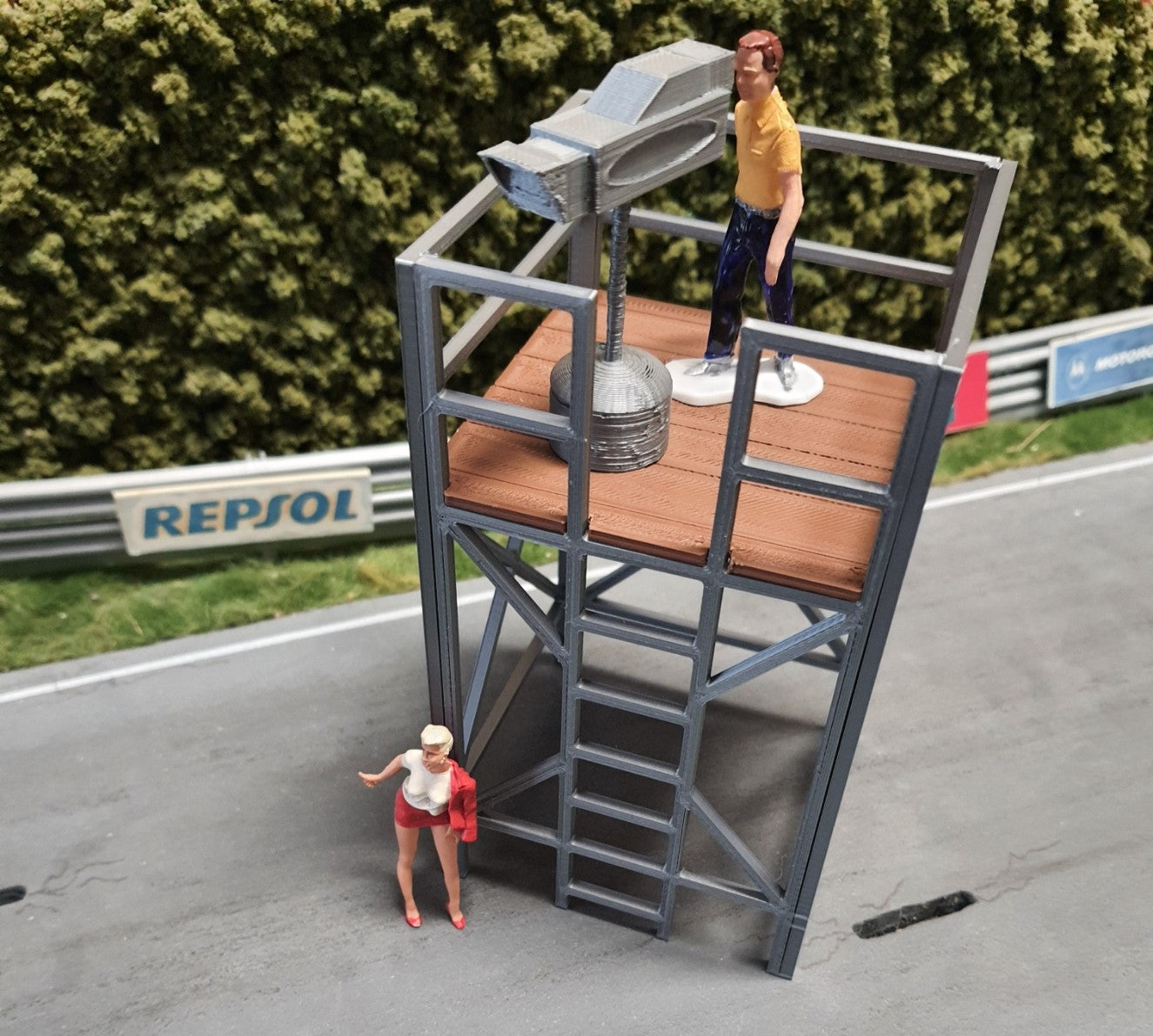 Kamera/Aussichtsturm Modern Bausatz 1:32 SKA132M